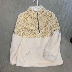 Macaron Pullover size medium